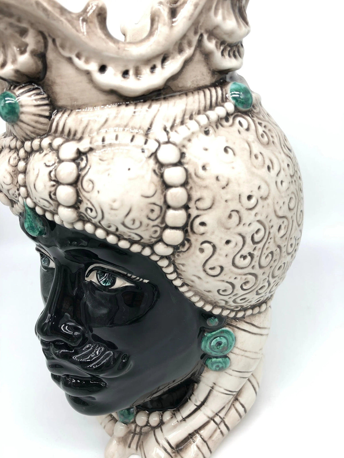 Teste di Moro Emiro Ceramica Caltagirone cm H.30 L.18 Artigianale Écru Sfere Verde DD CERAMICHE SICILIANE