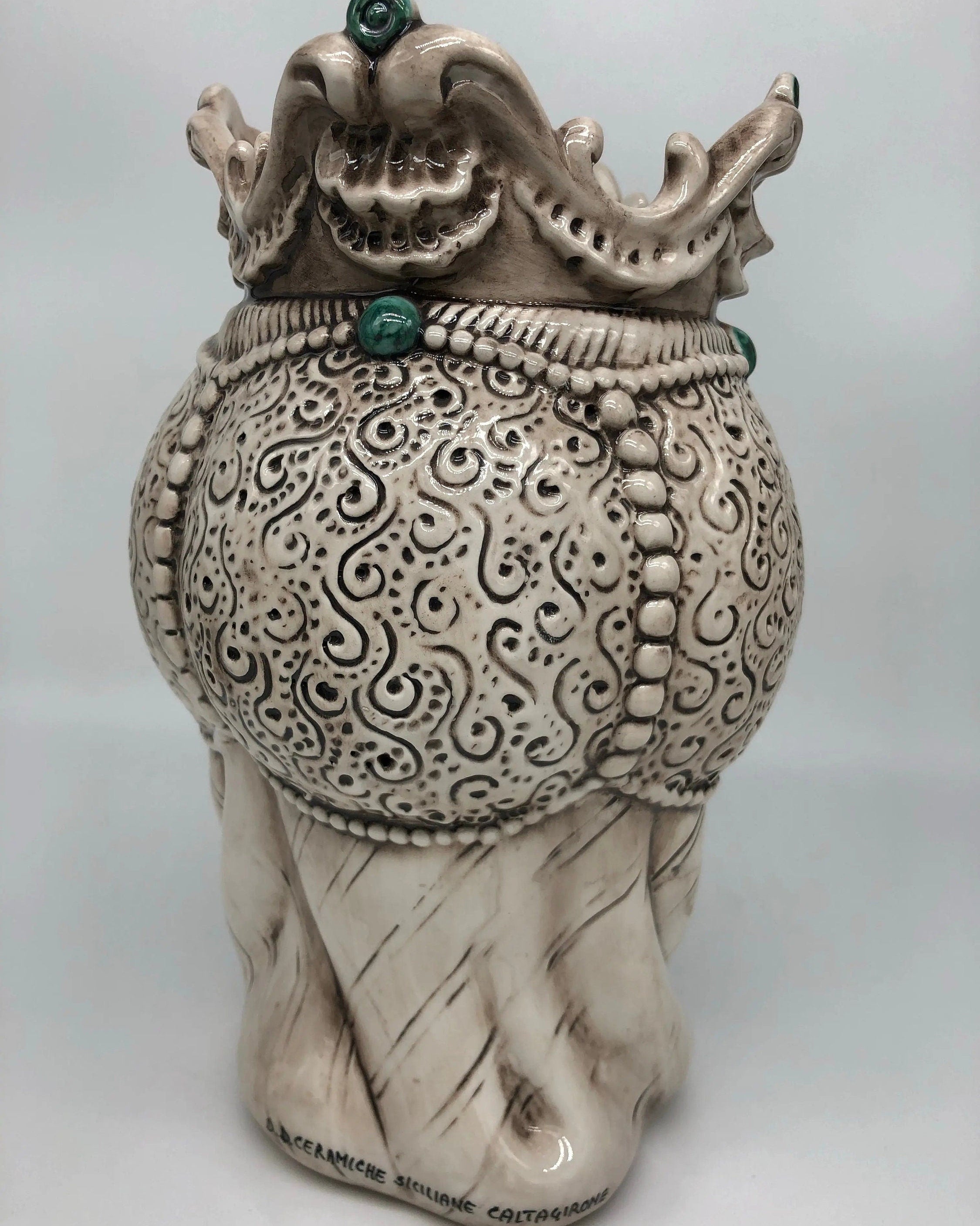 Teste di Moro Emiro Ceramica Caltagirone cm H.30 L.18 Artigianale Écru Sfere Verde DD CERAMICHE SICILIANE