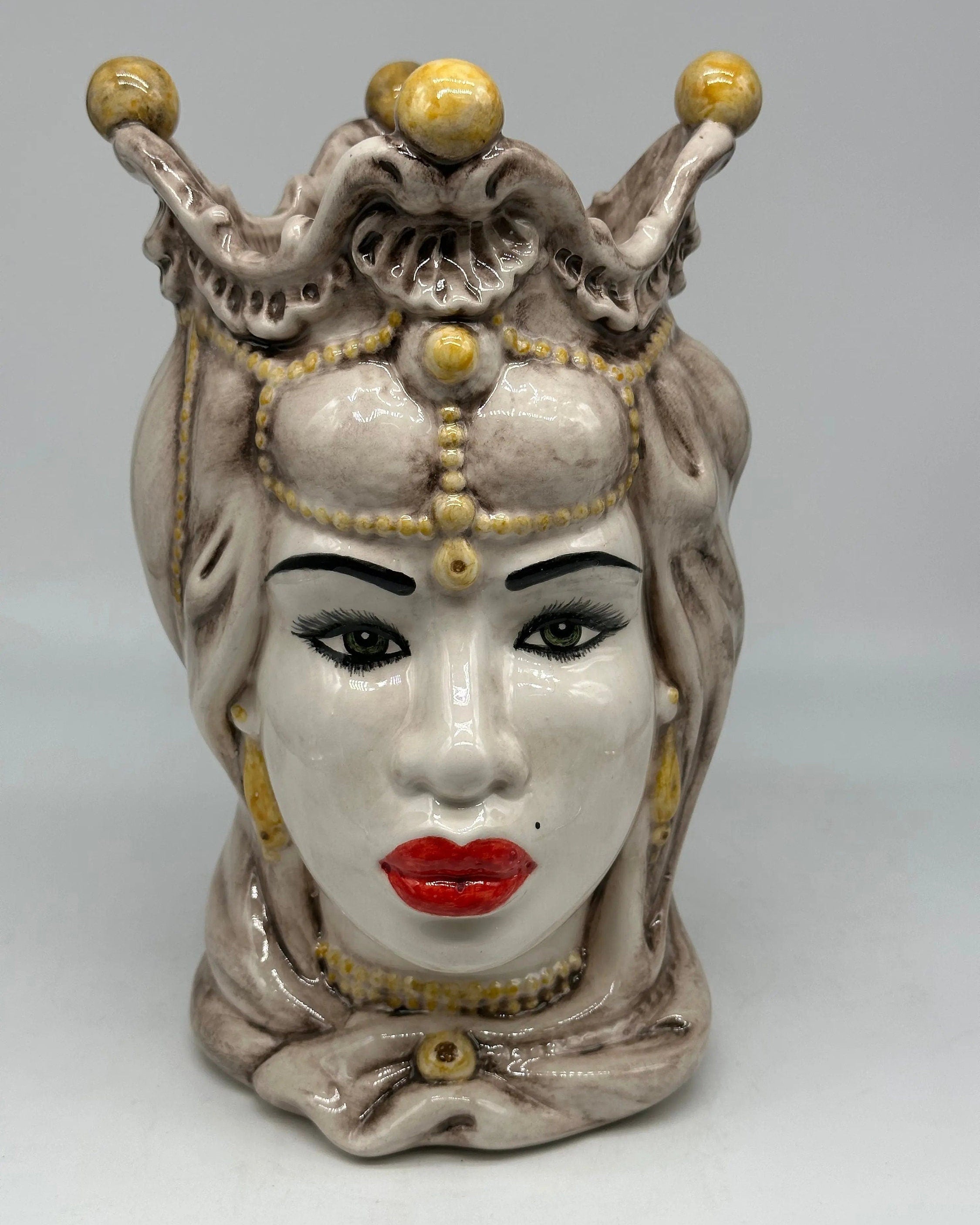 Teste di Moro Emiro Ceramica Caltagirone cm H.30 L.18 Artigianale Écru Sfere Giallo DD CERAMICHE SICILIANE