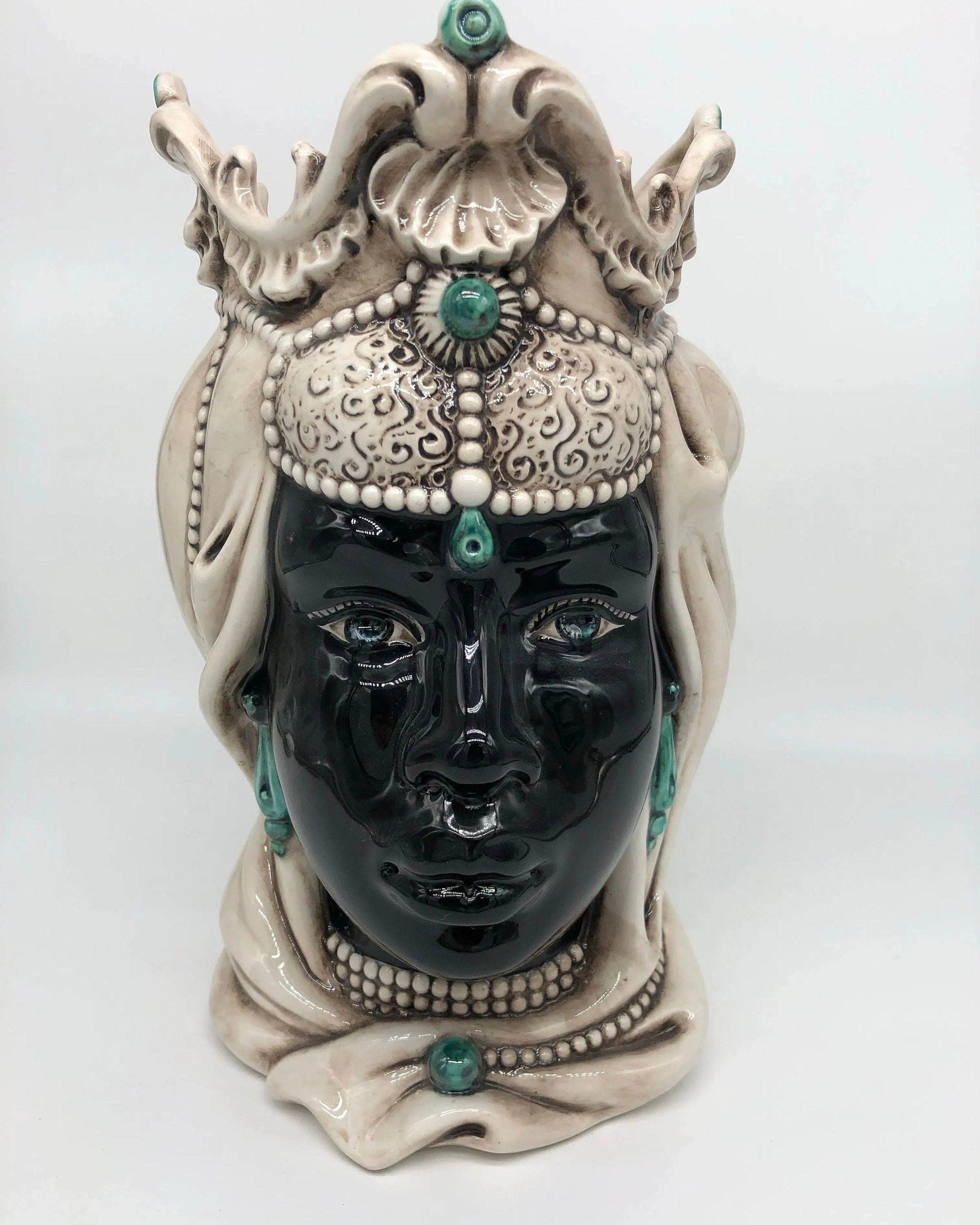 Teste di Moro Emiro Ceramica Caltagirone cm H.30 L.18 Artigianale Écru Sfere Verde DD CERAMICHE SICILIANE