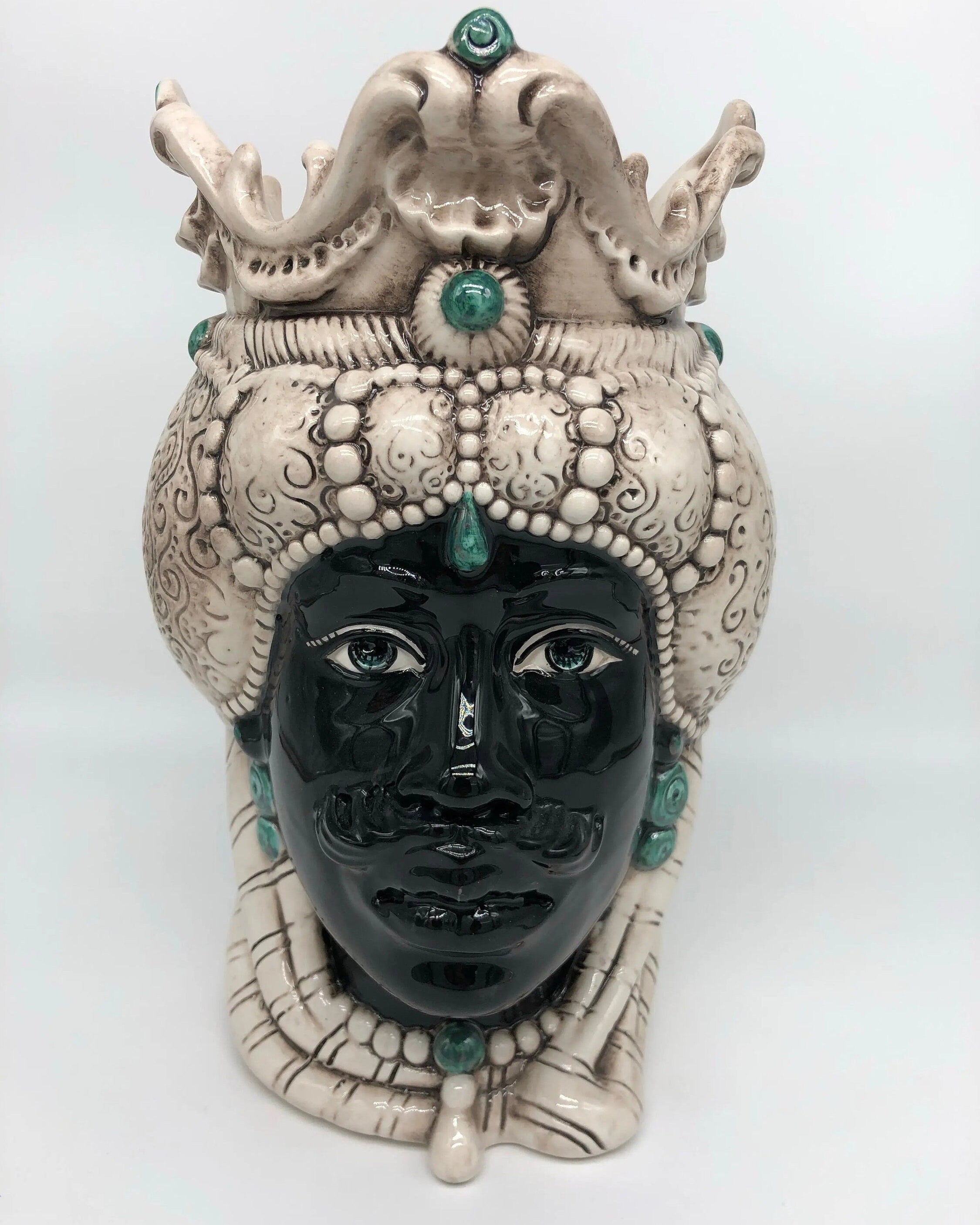 Teste di Moro Emiro Ceramica Caltagirone cm H.30 L.18 Artigianale Écru Sfere Verde DD CERAMICHE SICILIANE