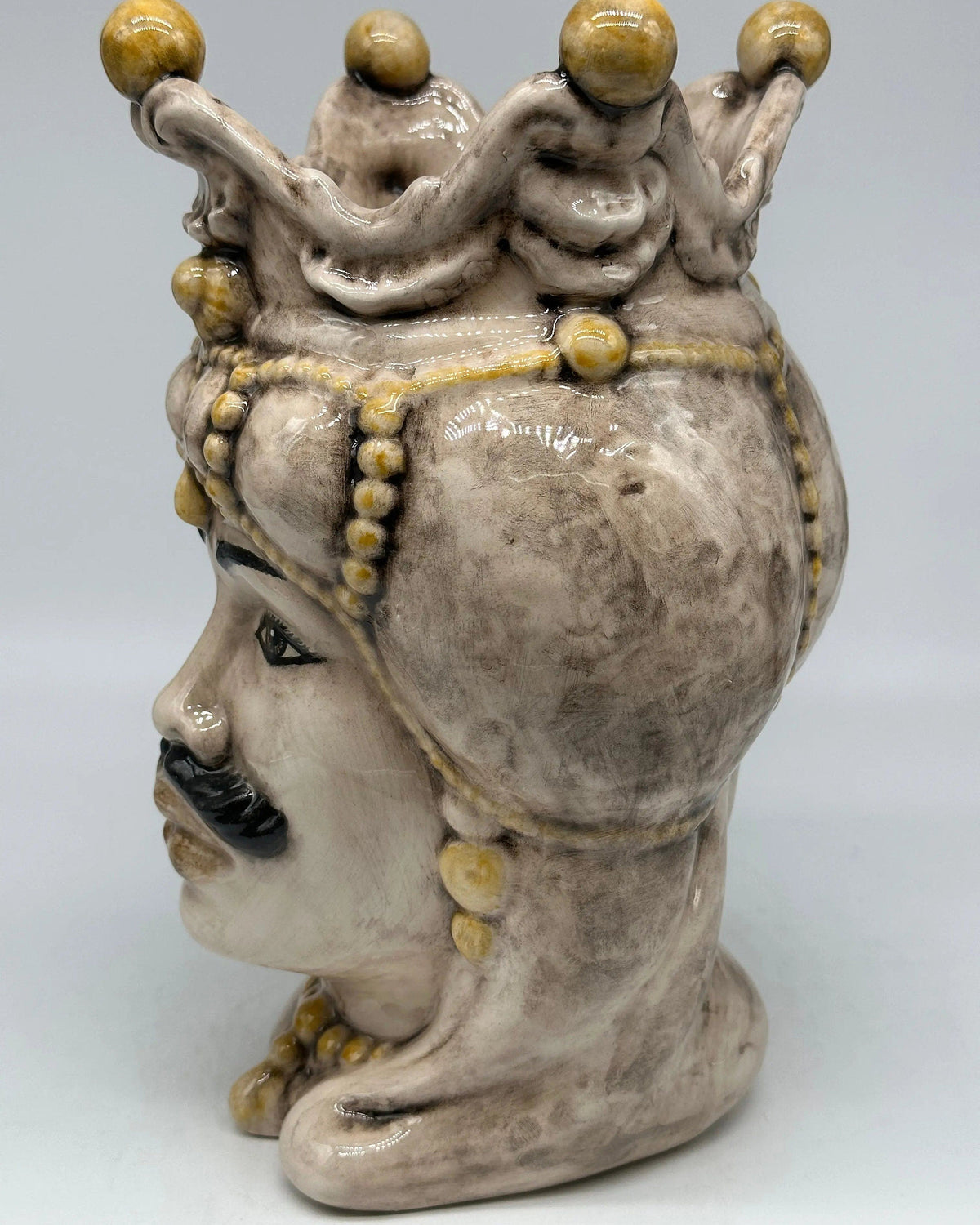 Teste di Moro Emiro Ceramica Caltagirone cm H.30 L.18 Artigianale Écru Sfere Giallo DD CERAMICHE SICILIANE