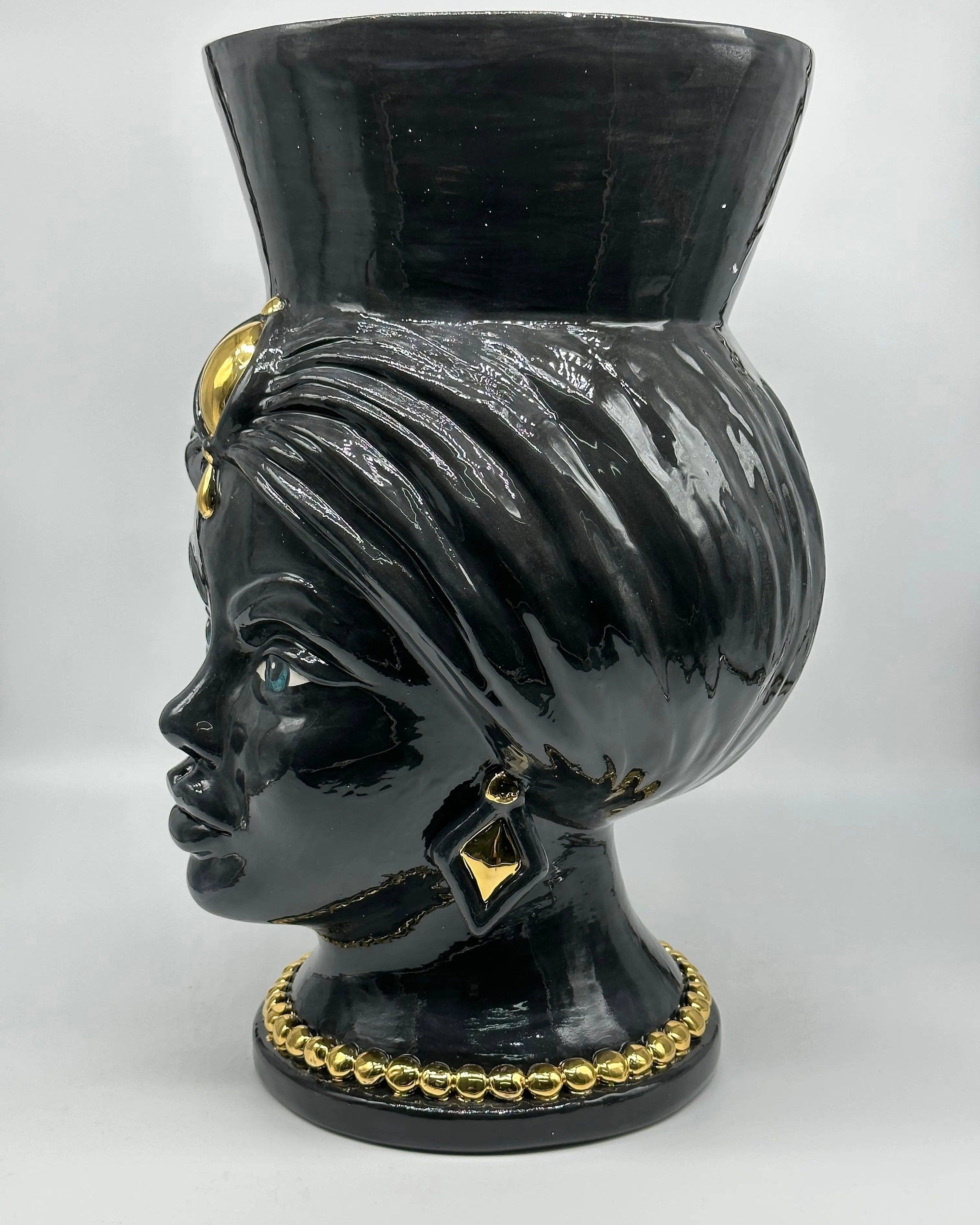 Teste di Moro Iris Ceramica Caltagirone cm H.40 L.23 Artigianale Nero Oro Zecchino DD CERAMICHE SICILIANE