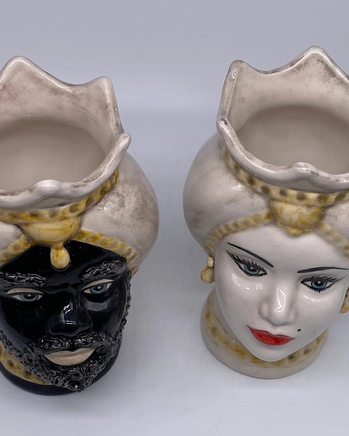 Teste di Moro Luis Ceramica Caltagirone cm H.22 L.15 Artigianale Turbante Liscio Écru Giallo DD CERAMICHE SICILIANE