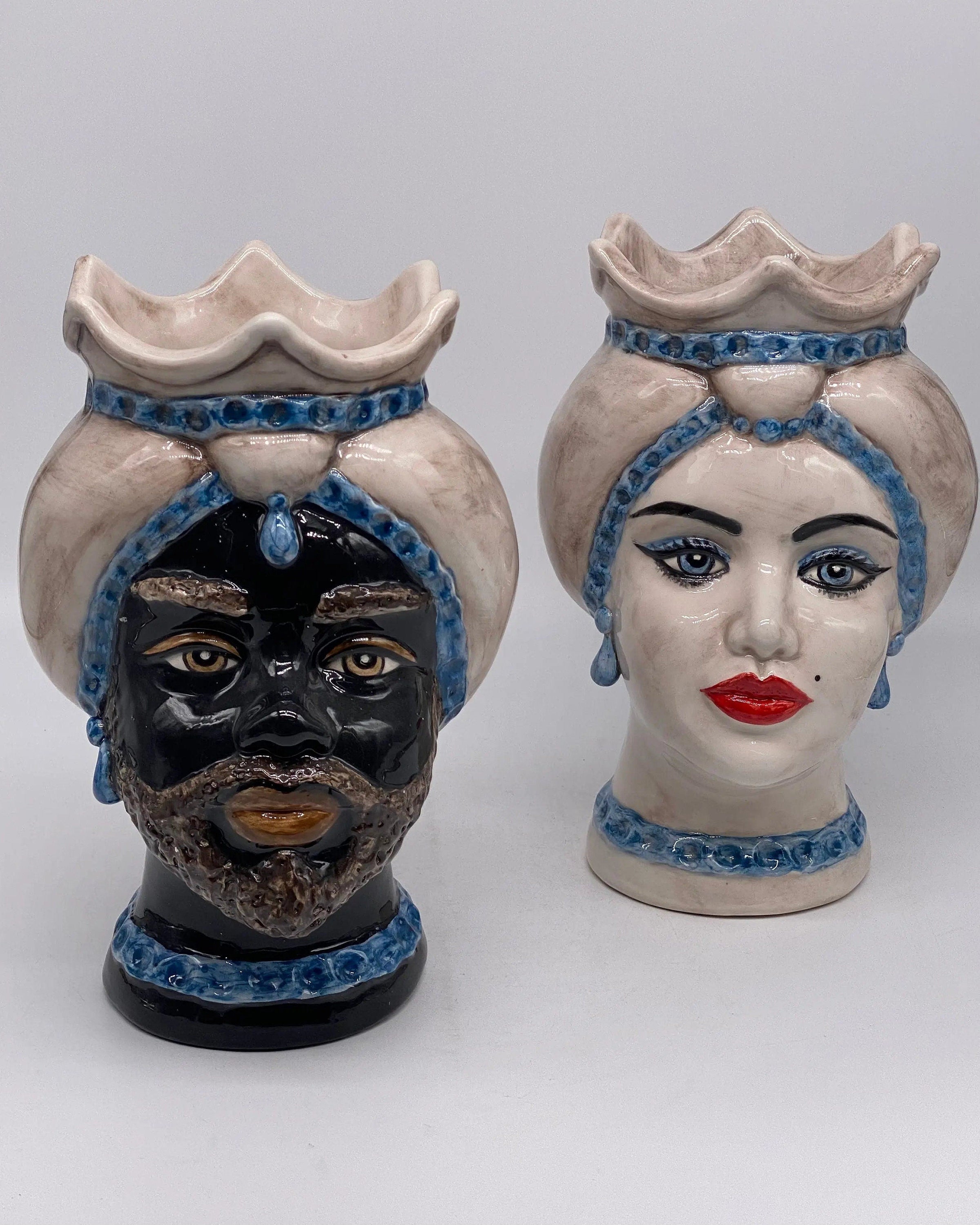 Teste di Moro Luis Ceramica Caltagirone cm H.22 L.15 Artigianale Turbante Liscio Écru Blu DD CERAMICHE SICILIANE