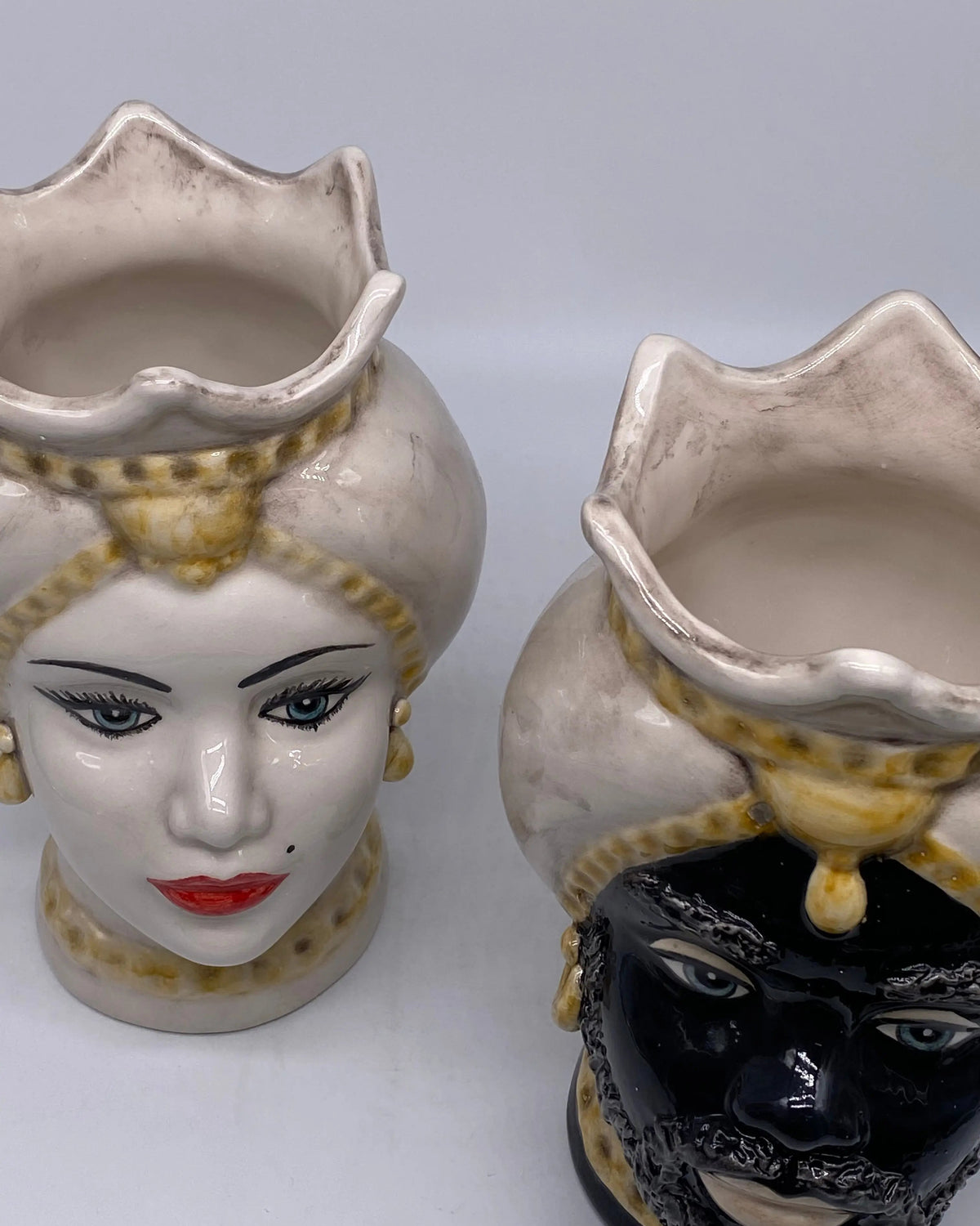 Teste di Moro Luis Ceramica Caltagirone cm H.22 L.15 Artigianale Turbante Liscio Écru Giallo DD CERAMICHE SICILIANE