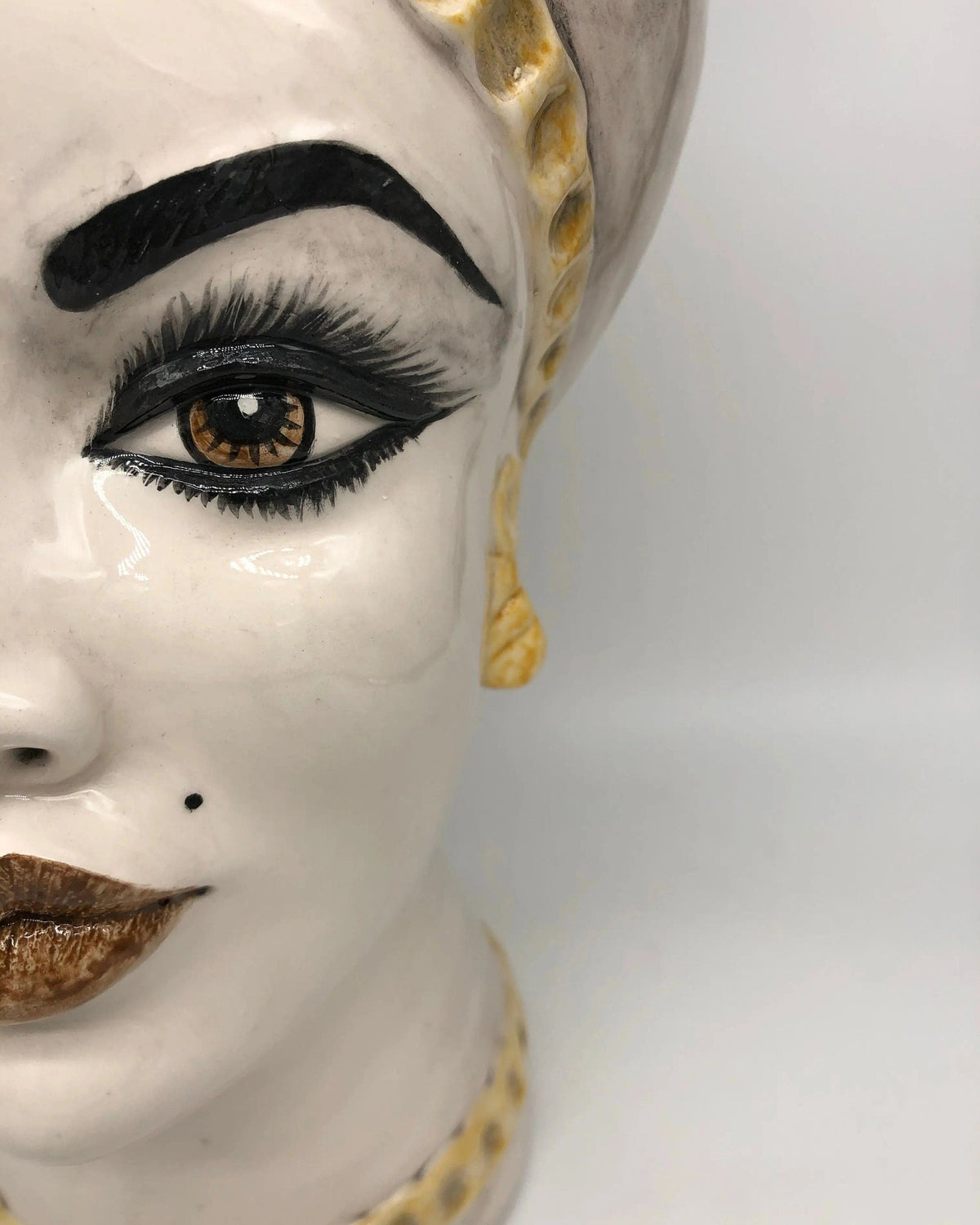 Teste di Moro Luis Ceramica Caltagirone cm H.44 L.23 Artigianale Turbante Liscio Écru Giallo DD CERAMICHE SICILIANE