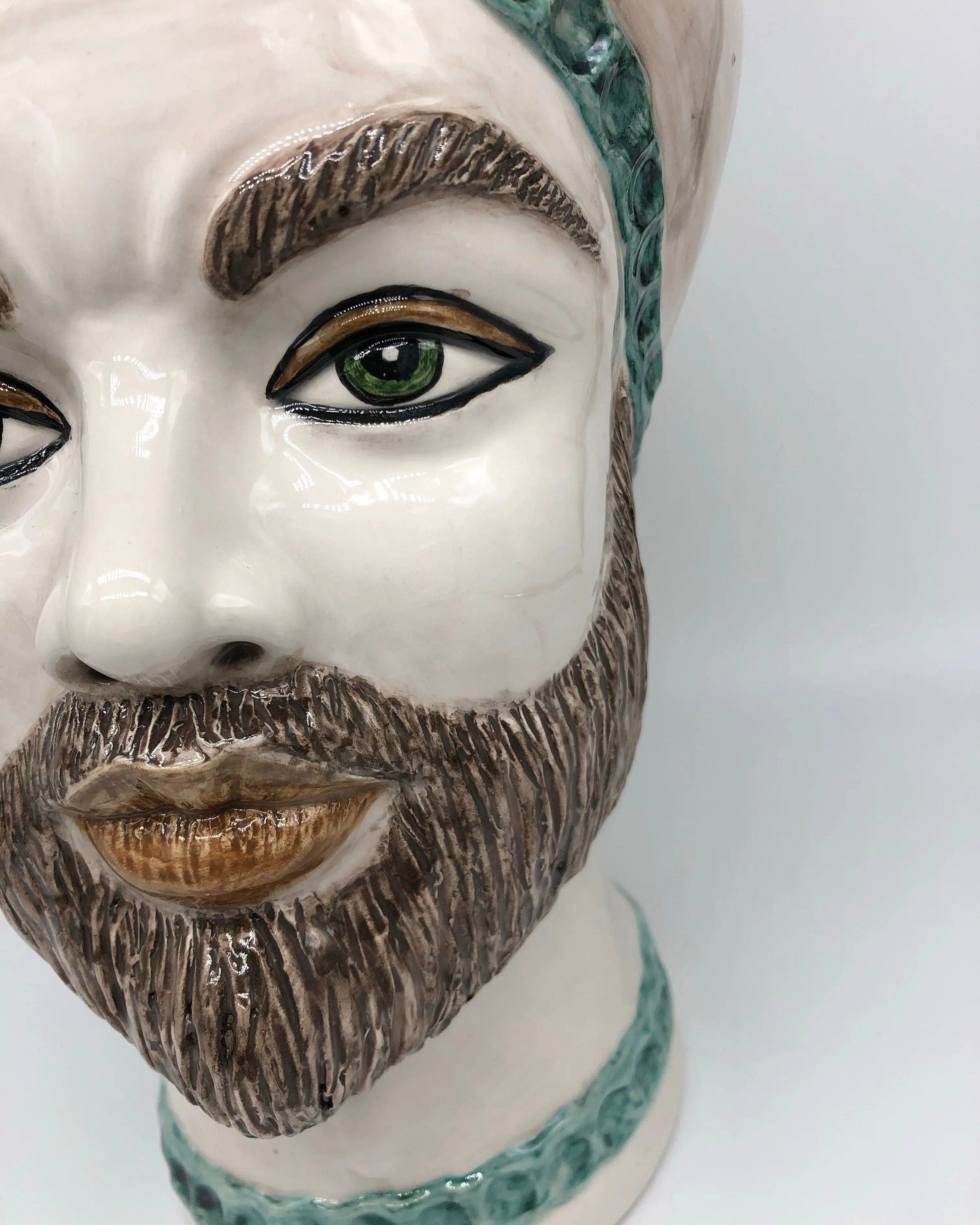 Teste di Moro Luis Ceramica Caltagirone cm H.44 L.23 Artigianale Turbante Liscio Écru Verde DD CERAMICHE SICILIANE