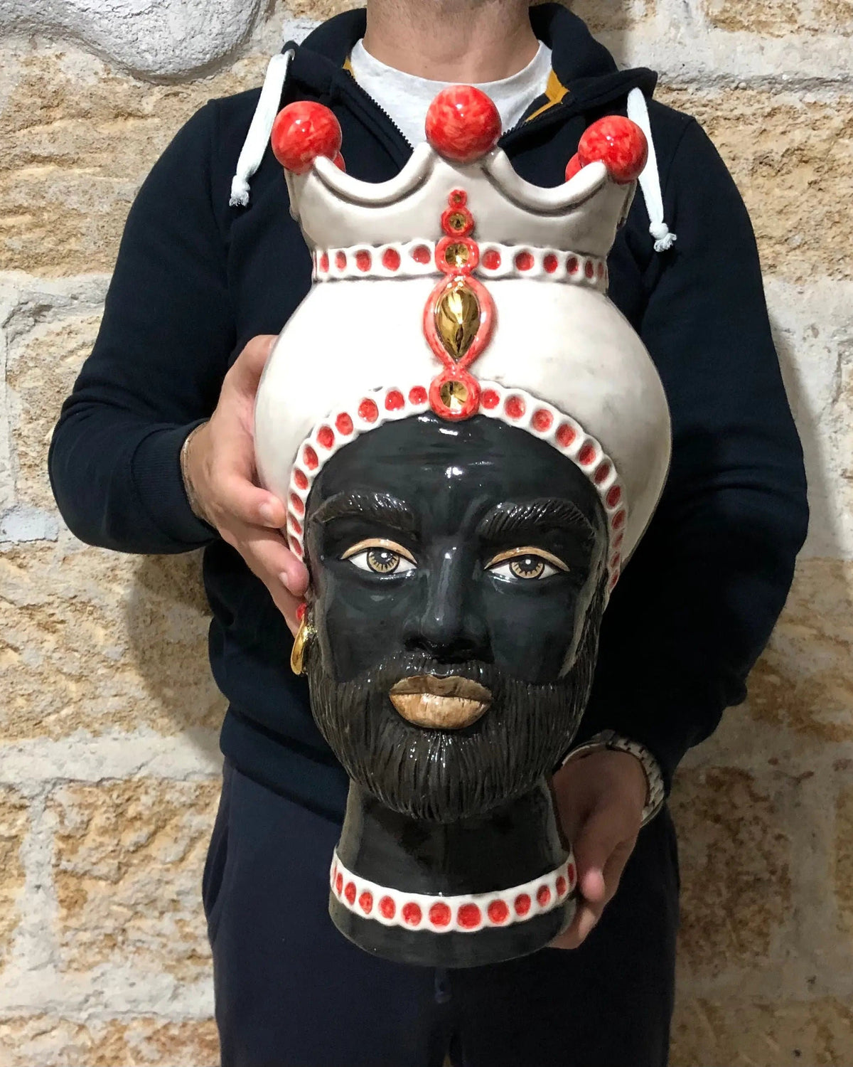 Teste di Moro Luis Ceramica Caltagirone cm H.44 L.23 Artigianale Turbante Liscio Écru Rosso Oro DD CERAMICHE SICILIANE
