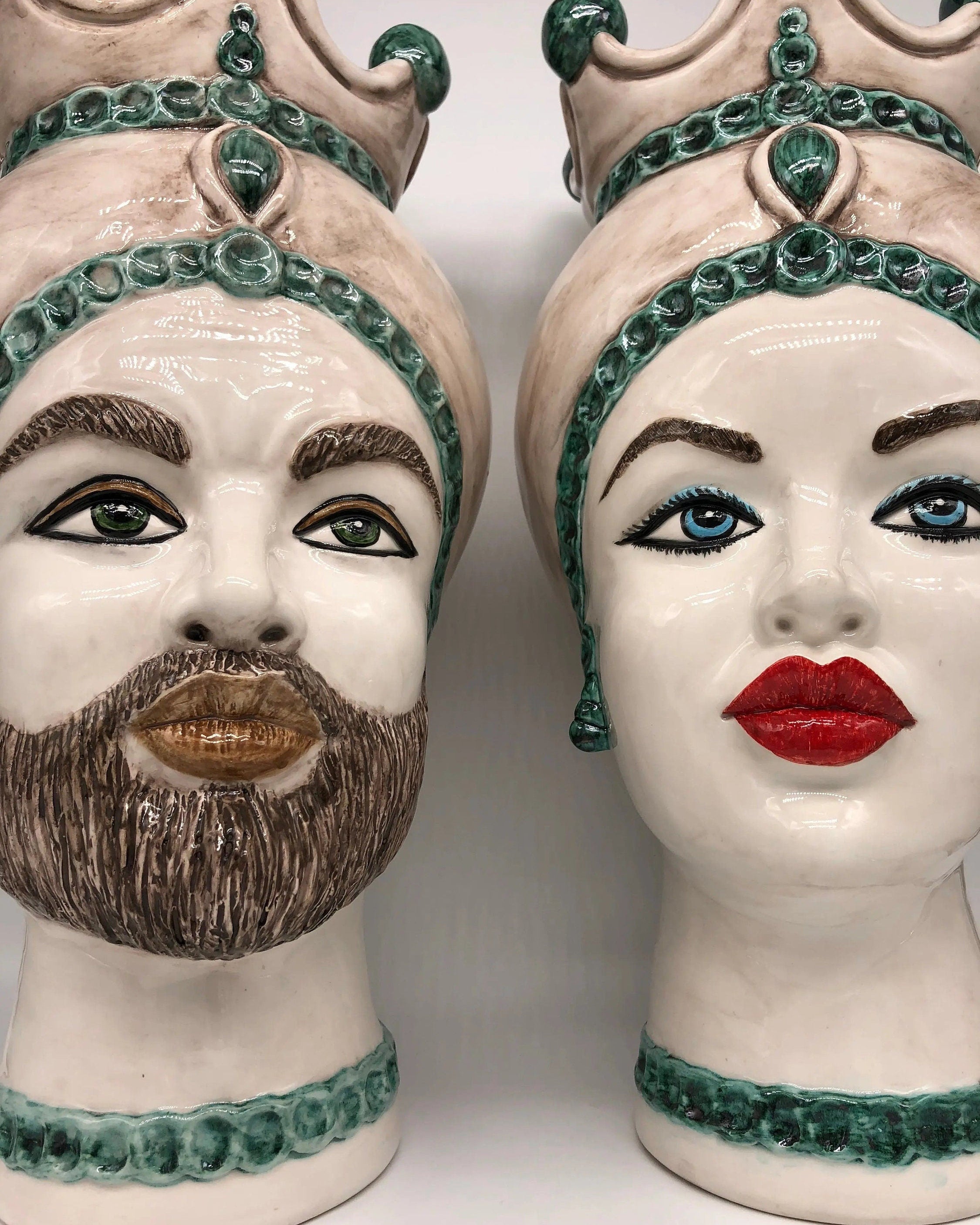 Teste di Moro Luis Ceramica Caltagirone cm H.44 L.23 Artigianale Turbante Liscio Écru Verde DD CERAMICHE SICILIANE