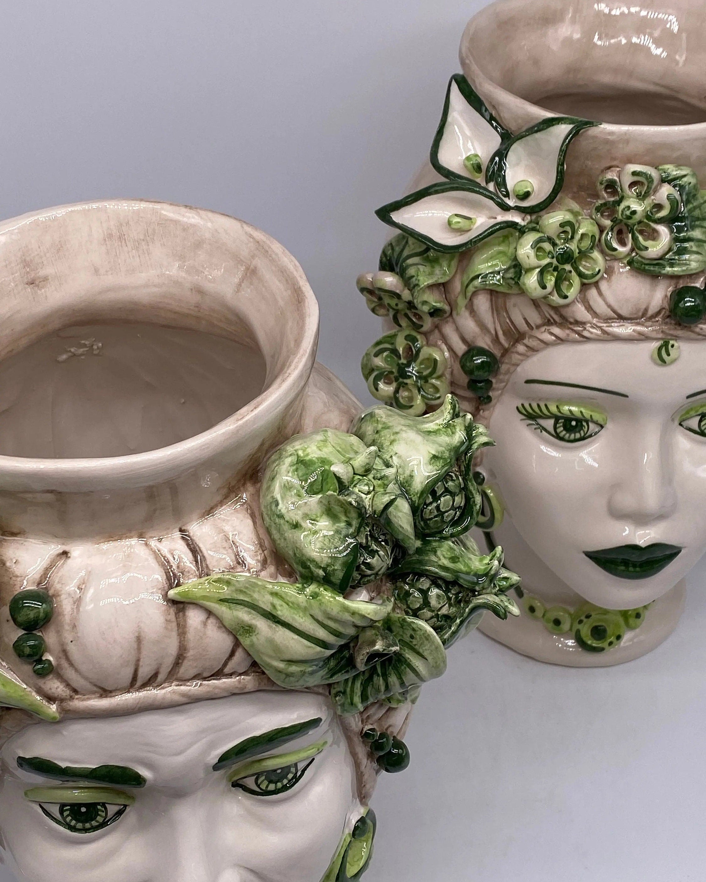 Teste di Moro Mediterraneo Ceramica Caltagirone cm H.29 L.22 Artigianale Bicolore Verde DD CERAMICHE SICILIANE