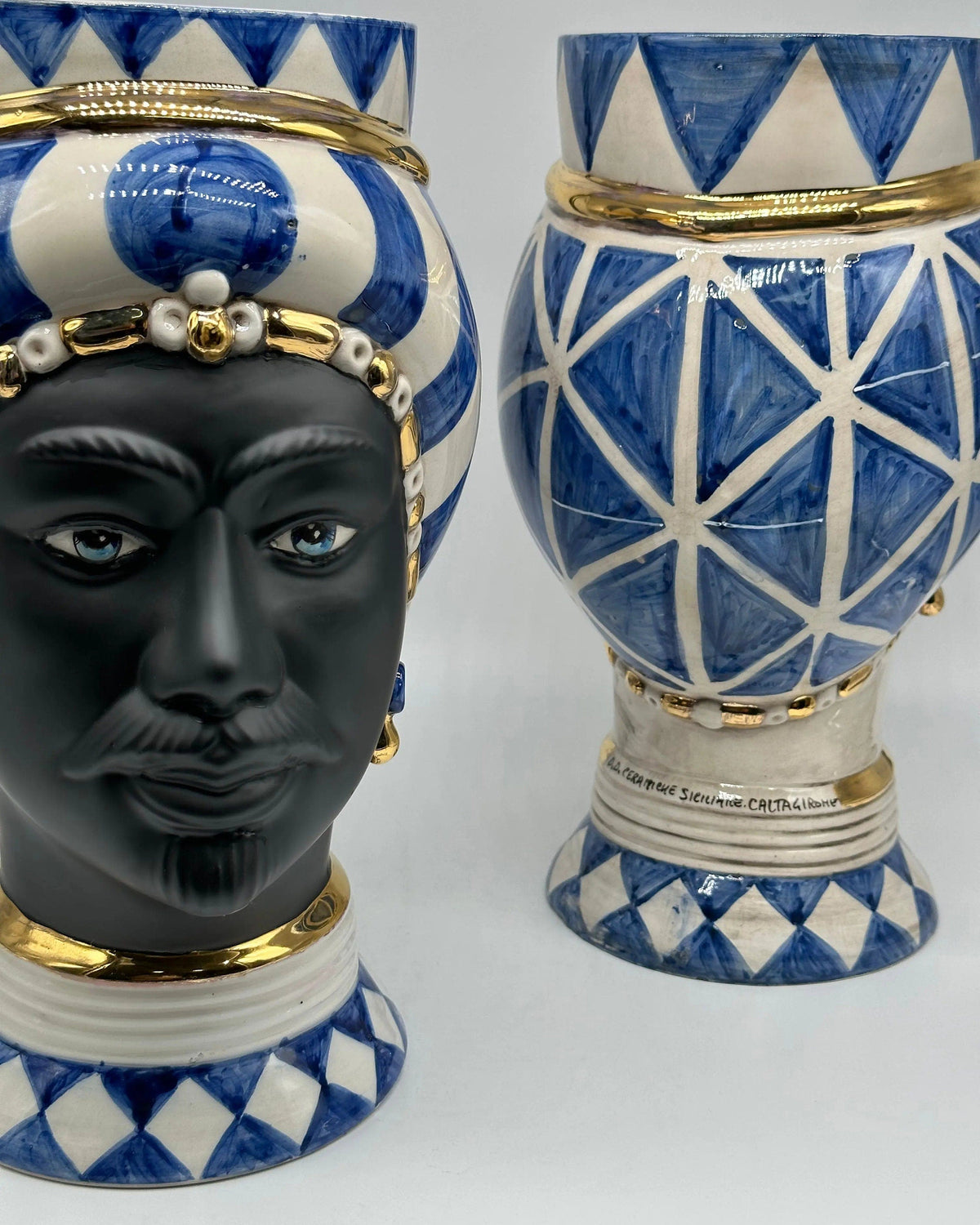 Teste di Moro Token Ceramica Caltagirone cm H.31 L.18 Artigianale Blu Bianco Oro DD CERAMICHE SICILIANE