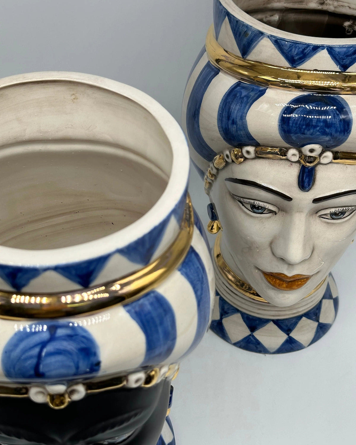 Teste di Moro Token Ceramica Caltagirone cm H.31 L.18 Artigianale Blu Bianco Oro DD CERAMICHE SICILIANE