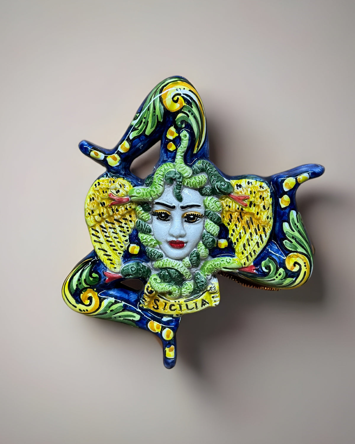 Trinacria Decorata Blu cm H.17 Ceramica Caltagirone fatto a mano - OGGETTISTICA