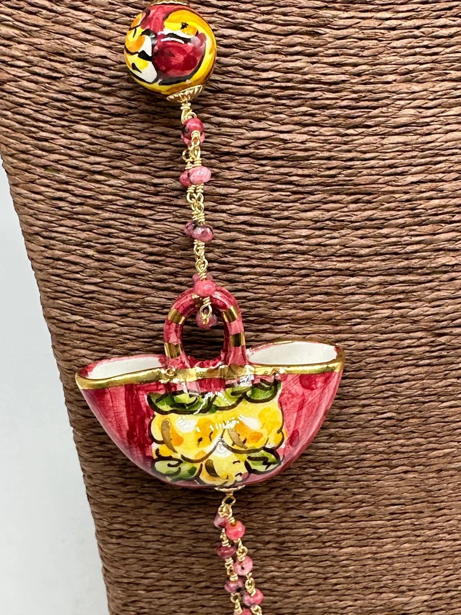 Collana Coffa Siciliana decorata Bordeaux Ceramica di Caltagirone - COLLANA