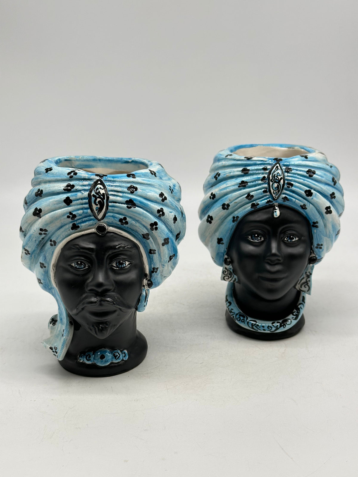 FINE SERIE - Coppia Teste di Moro Atena MINI Ceramica Caltagirone cm H.15 L.11 Artigianale Celeste Nero Opaco - TESTE