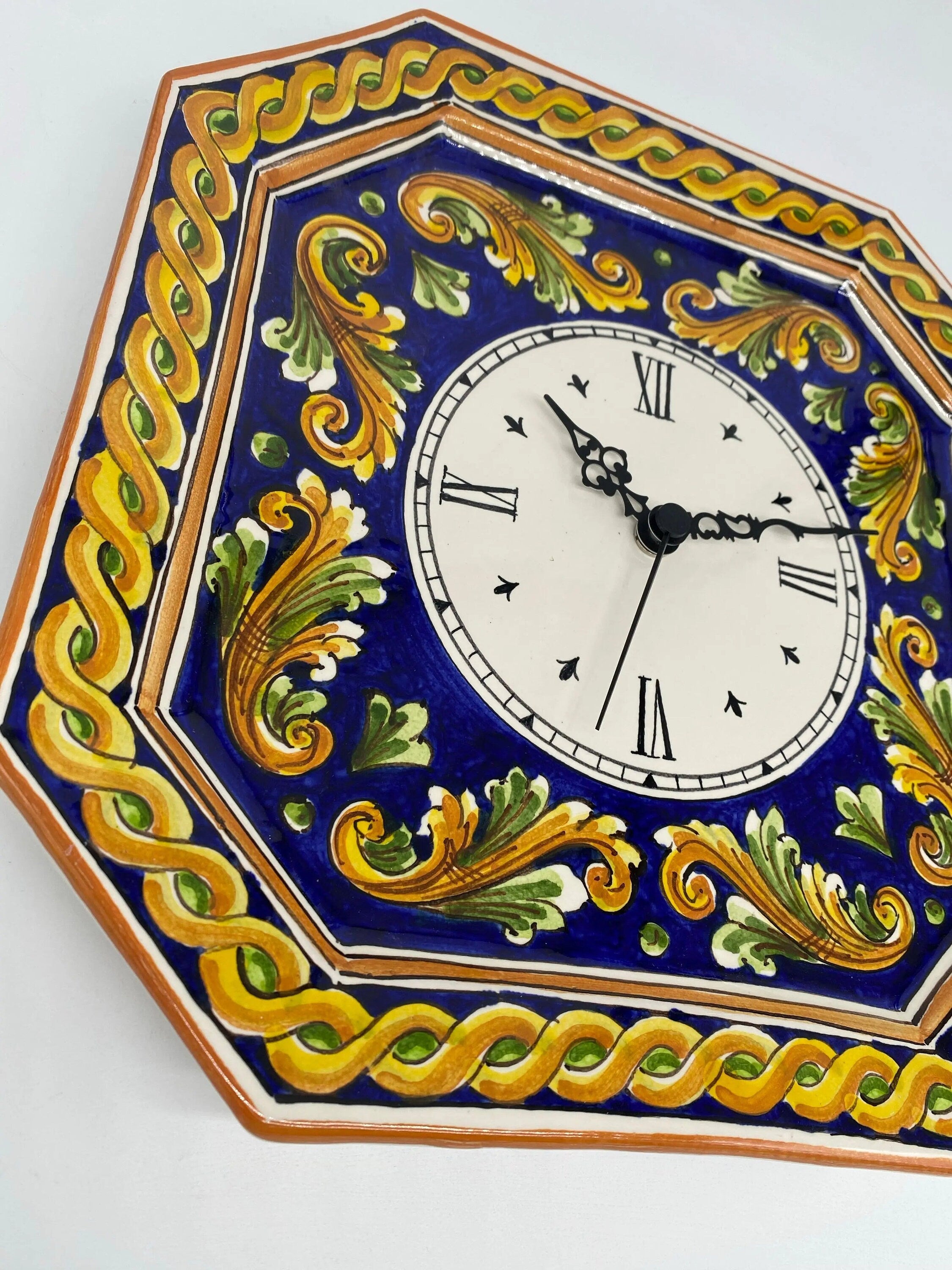 Orologio da Parete Ceramica Caltagirone Ottagonale dipinto a mano cm 32 Decoro n.2 DD CERAMICHE SICILIANE
