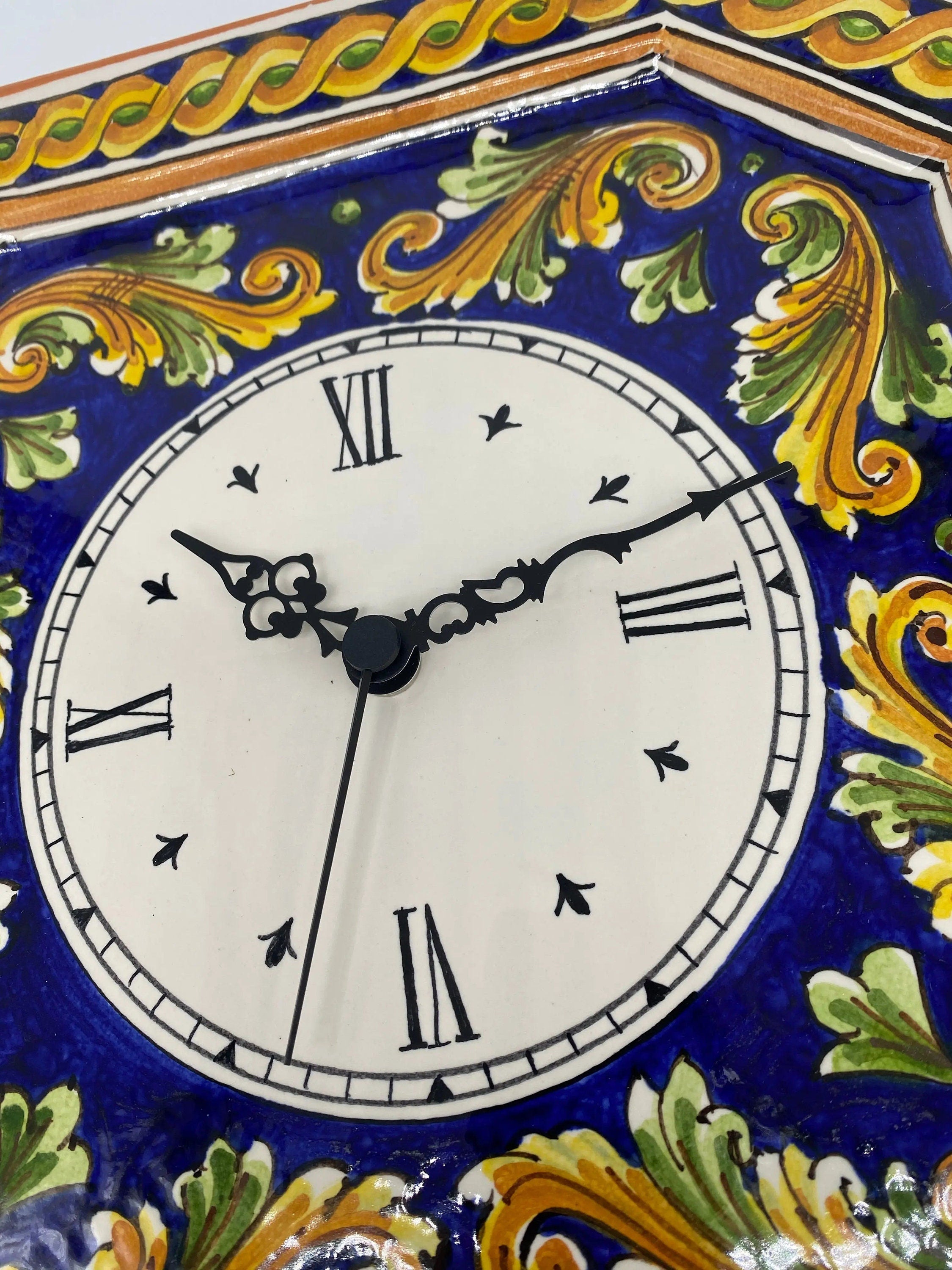 Orologio da Parete Ceramica Caltagirone Ottagonale dipinto a mano cm 32 Decoro n.2 DD CERAMICHE SICILIANE