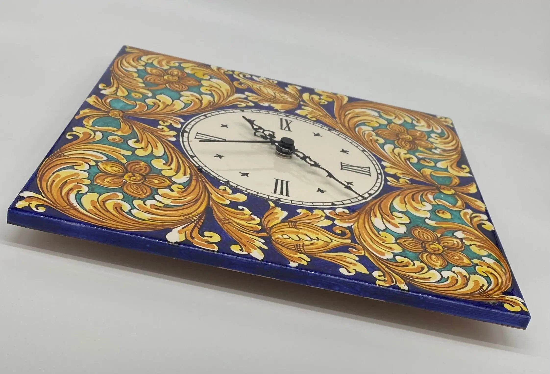 Orologio da Parete Ceramica Caltagirone Quadrato dipinto a mano Lato 30cm Decoro n.2 DD CERAMICHE SICILIANE