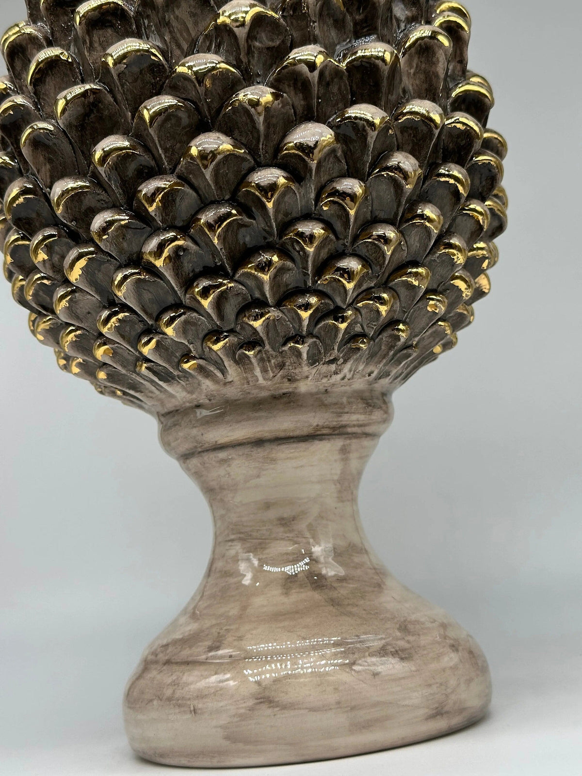 Pigna Ceramica Caltagirone cm H.40 Artigianale Écru Oro Linea Luis DD CERAMICHE SICILIANE