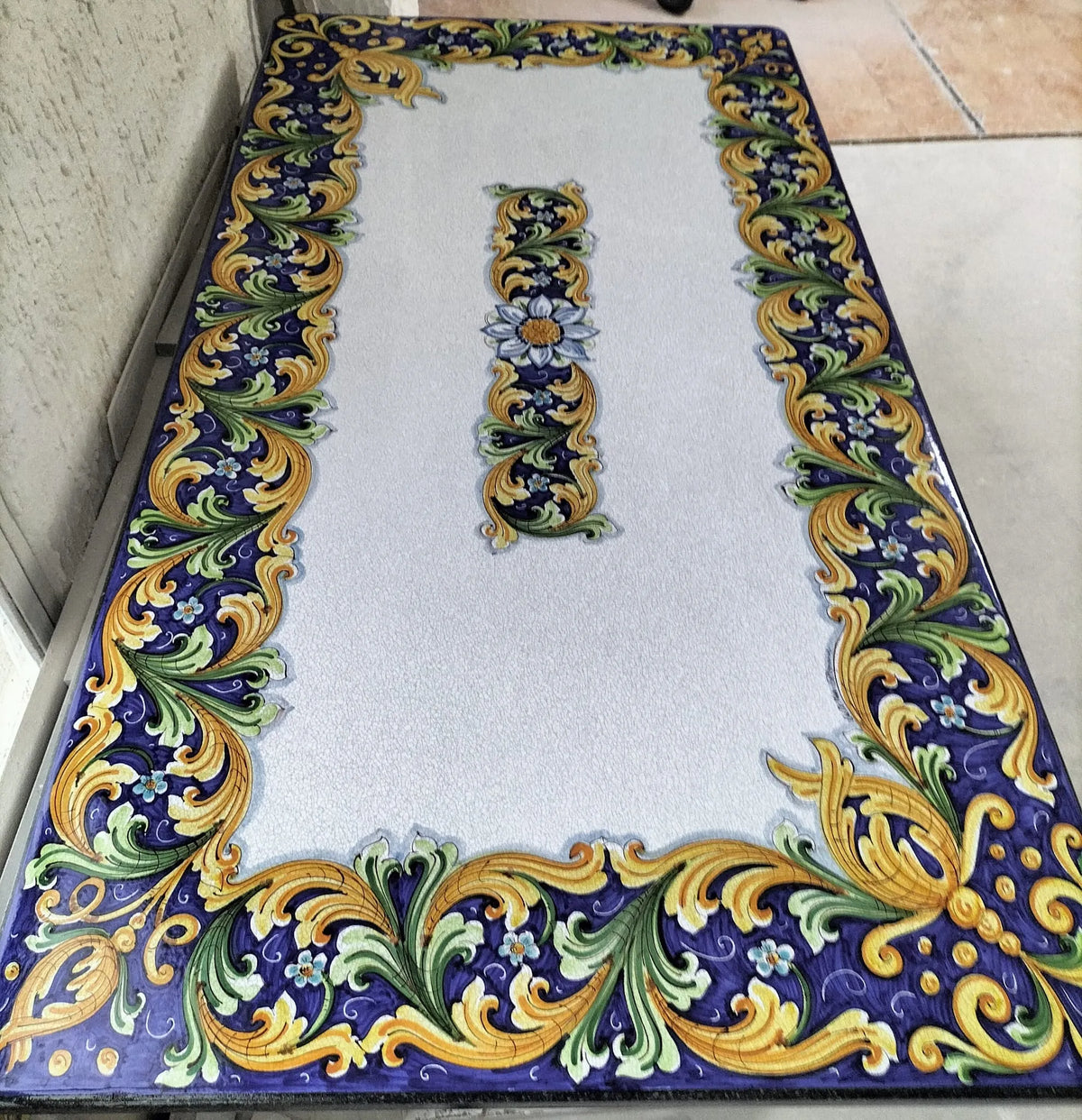 Tavolo Rettangolare Ornato – Pietra Lavica Decorata - TAVOLI