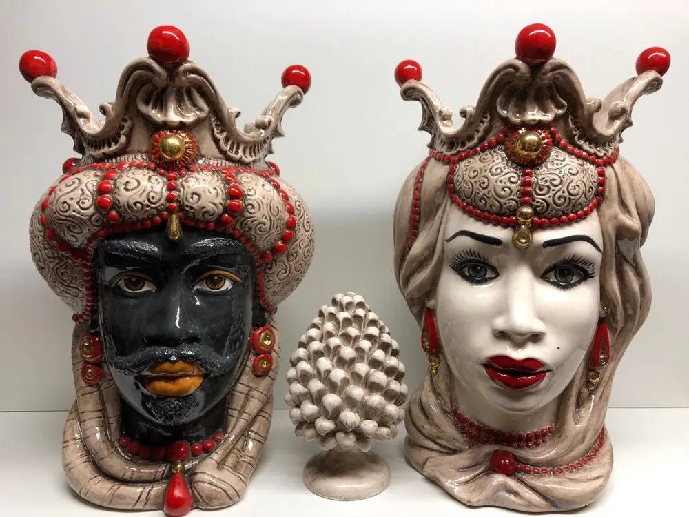 Teste di Moro Emiro Ceramica Caltagirone cm H.45 L.29 Artigianale Écru Oro Sfere Rosso DD CERAMICHE SICILIANE